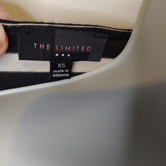 The Limited Black & White size xs Gold Zipper on shoulder long sleevee - Picture 4 of 4